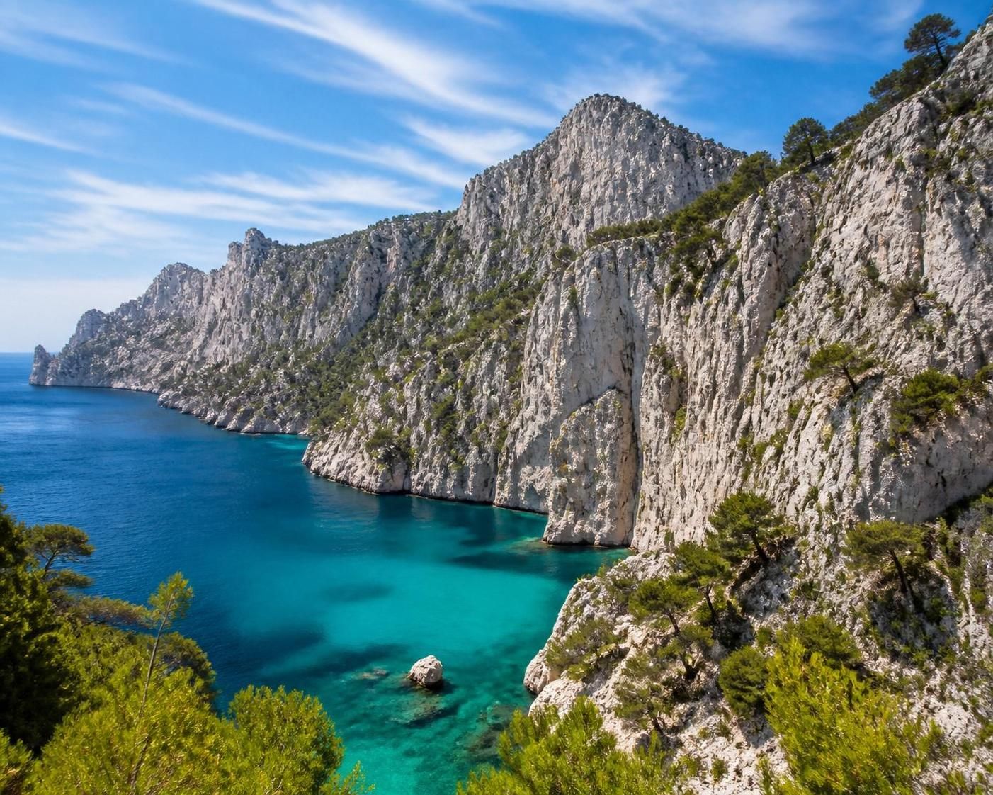 explorez marseille autrement avec notre guide complet pour découvrir la nature et les merveilles naturelles de la région. randonnées, parcs, et activités en plein air vous attendent.